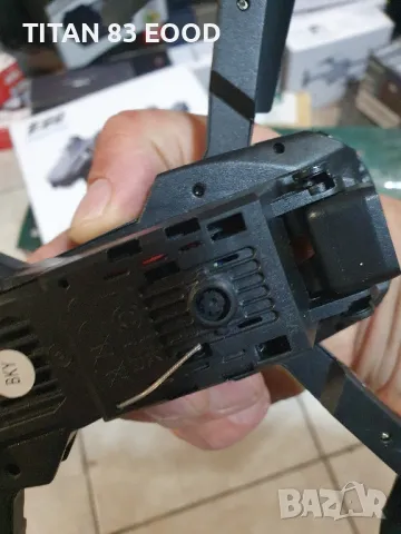 Дрон E88 PRO, 4K, сгъваеми ръце, 2 камери, снимка 4 - Дронове и аксесоари - 50302503