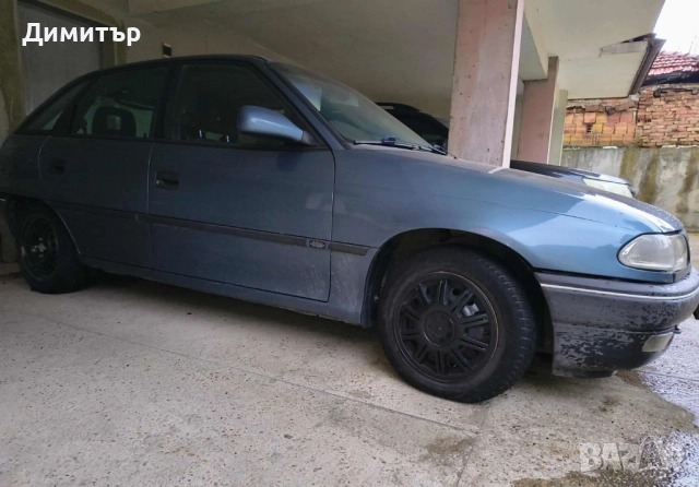 Opel Astra 1.6MI, снимка 6 - Автомобили и джипове - 52023967