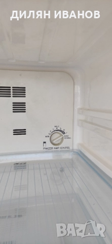 Хладилник с фризер SHARP, снимка 9 - Хладилници - 51792368