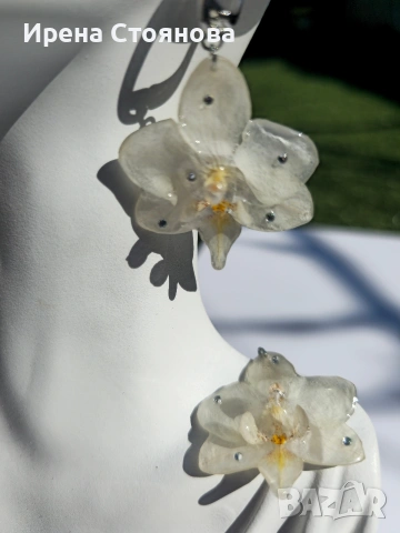 Ръчно изработени обеци с цвят на орхидея, запечатани в епоксидна смола , снимка 3 - Обеци - 54242202