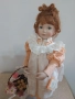Колекционерска порцеланова кукла Праскови и крем Ashton Drake нова, снимка 12