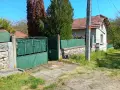 Продавам самостоятелна къща с просторен двор - спокойно място за живеене или почивка, снимка 2