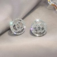 Обеци с кристали бранд,white,rhinestone/нови, снимка 1 - Колиета, медальони, синджири - 37161303