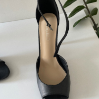 Нови сандали на ток, снимка 3 - Дамски обувки на ток - 44683498
