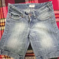 къси дънкови шорти, снимка 1 - Къси панталони и бермуди - 40726971