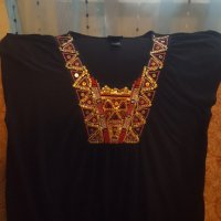 Дамска блуза марка H&M с бродерия, снимка 1 - Тениски - 29566479