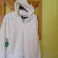 Бяла вълнена блуза, снимка 4 - Блузи с дълъг ръкав и пуловери - 34308330