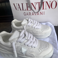 Сникърси Valentino, снимка 4 - Дамски ежедневни обувки - 44805156