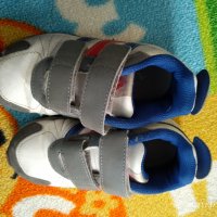 Маратонки Adidas 25 номер, снимка 1 - Детски маратонки - 32073611