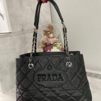 Черна чанта Prada  код SG115, снимка 1 - Чанти - 38890326