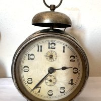 Красив стар часовник с камбанка, снимка 1 - Антикварни и старинни предмети - 44215314