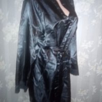 Нов сатенен халат с дантела ХЛ, снимка 1 - Нощници - 35109858