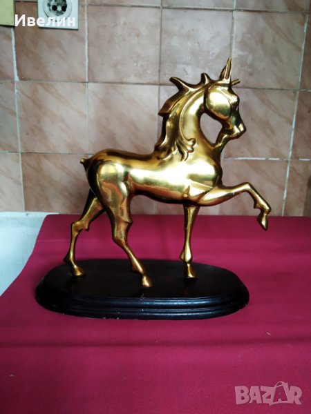 бронзова статуетка-кон, снимка 1