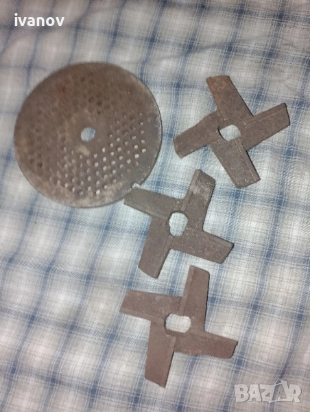 Ножове и решетка за месомелачка., снимка 1