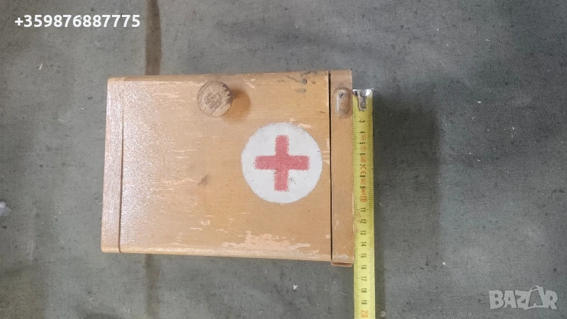 Ретро аптечка дърво дървена руски руско руска соц , снимка 1