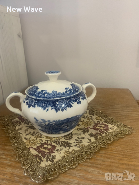Порцеланова захарница, снимка 1