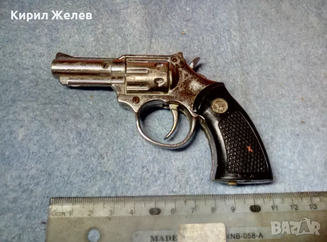 СТАРА КОЛЕКЦИОНЕРСКА ФИГУРАЛНА ГАЗОВА ЗАПАЛКА ПИСТОЛЕТЧЕ Тип РЕВОЛВЕР 47809, снимка 2 - Запалки - 47969062