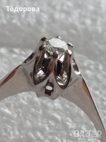 Дамски златен пръстен с инкрустиран диамант 0.20 карата,бяло злато проба 750, снимка 2 - Пръстени - 52592247