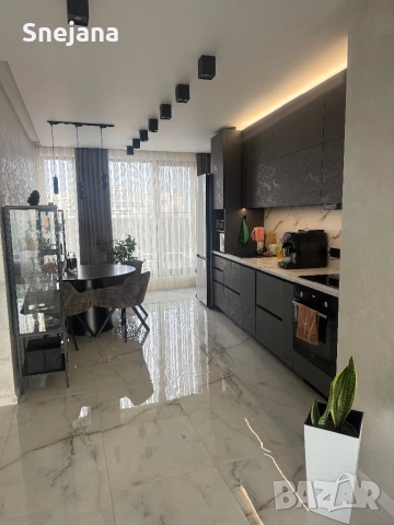 Луксозен Апартамент 180м2 , снимка 7 - Апартаменти - 45539044