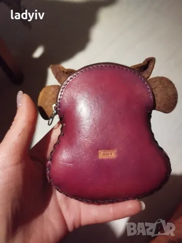 Мини Портмоне кравичка, снимка 2 - Портфейли, портмонета - 48731578