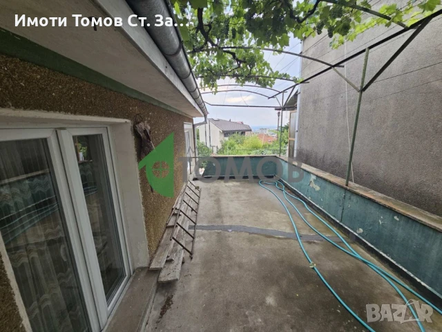 Двуетажна къща в кв. Възраждане, снимка 3 - Къщи - 51095073