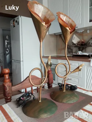 Стилни и красиви,антикварни, нощни лампи.Обявената цена е за двете.