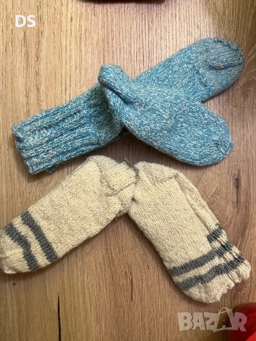 Плетени шапки,терлички за деца , снимка 7 - Дамски чорапи - 52965992