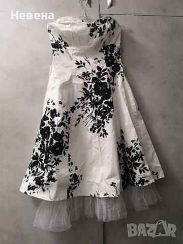 Бяла Рокля с флорален черен принт. М размер, снимка 5 - Рокли - 42474231