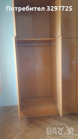 Продавам четирикрилен лакиран гардероб 🧥👗🌲Бял бор🌲, снимка 8 - Гардероби - 52580160