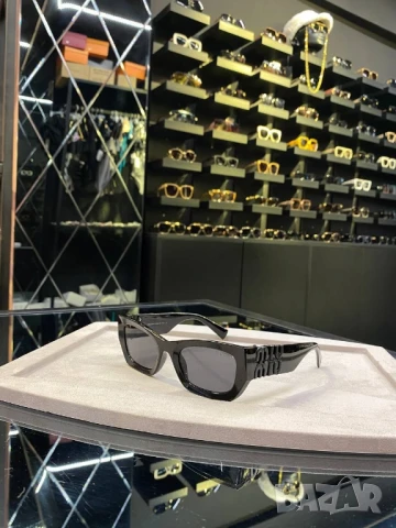 очила с черен обикновен калъф и ув защита miu miu , снимка 4 - Слънчеви и диоптрични очила - 51395037