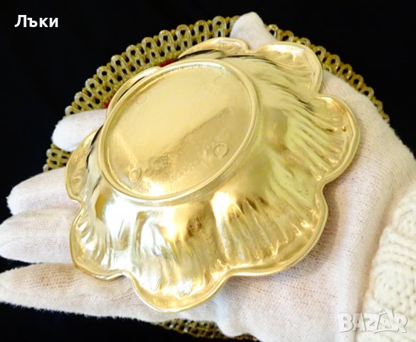 Бронзова бонбониера,купичка,цвете,релеф. , снимка 4 - Антикварни и старинни предмети - 36675267