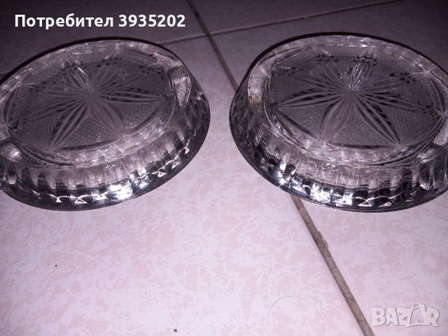 Стари стъклени пепелници, снимка 2 - Аксесоари за кухня - 44477054