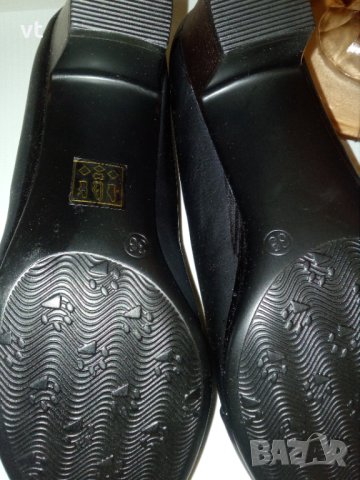 Обувки, снимка 2 - Дамски ежедневни обувки - 44387661