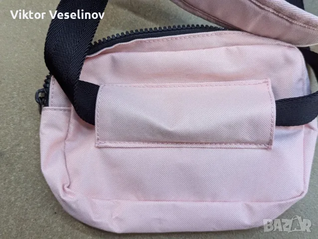 Оригинална Calvin Klein Дамска Чантичка за кръст Розора Waist Bag, снимка 2 - Чанти - 56196628