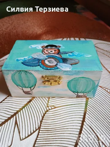 Ръчно изработена дървена кутия за момче , снимка 1