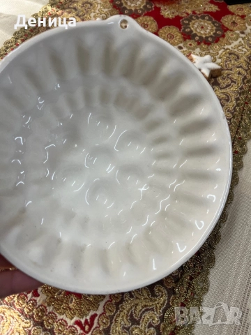 Порцеланова форма за кекс Изцяло позлатена с протриване на позлатата в горната част, снимка 9 - Форми - 52871134