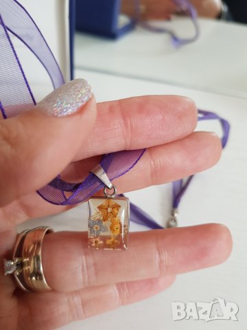 Колие със сребърна висулка 