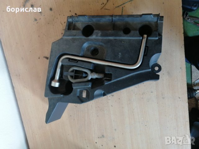 Кутия с кука и ключ за БМВ е39