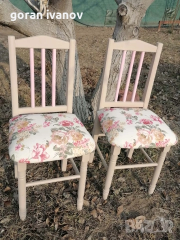 Продавам два винтидж стола