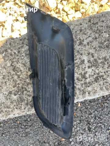 Решетка в предна броня от Мазда 3, снимка 2 - Части - 51638290