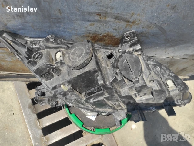 Оригинален фар за Рено Меган 3 2011г Ксенон , снимка 4 - Части - 50735002