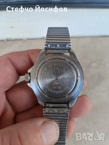 Командирски часовник Восток , снимка 2 - Антикварни и старинни предмети - 51293188