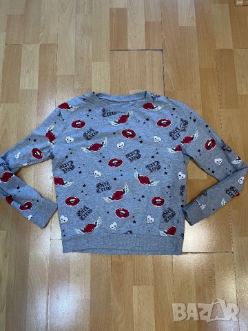 Сива блуза с мотиви , снимка 1 - Блузи с дълъг ръкав и пуловери - 42378204