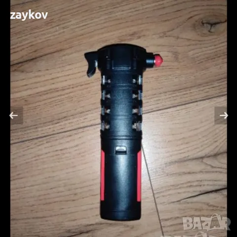 Авариен чук 3 в 1 с LED светлина + резачка за предпазен колан, снимка 3 - Друга електроника - 50228339