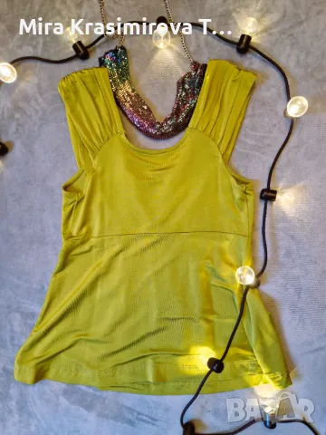 Парти аутфит: зелен топ Motivi (XS) + ярко колие, снимка 2 - Корсети, бюстиета, топове - 50231244