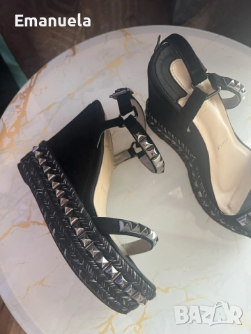 Louboutin сандали с платформа, снимка 11 - Сандали - 56202571