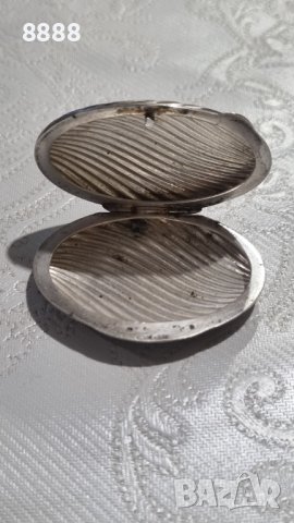 Винтидж сребърна кутия за хапчета , снимка 4 - Антикварни и старинни предмети - 44280418
