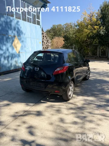 mazda 2 1.3 Benzin 2010godina, снимка 4 - Автомобили и джипове - 56521439