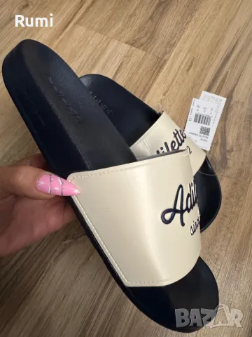 Чисто нови оригинални чехли adidas adilette ! 42,43,44 н, 35 лв