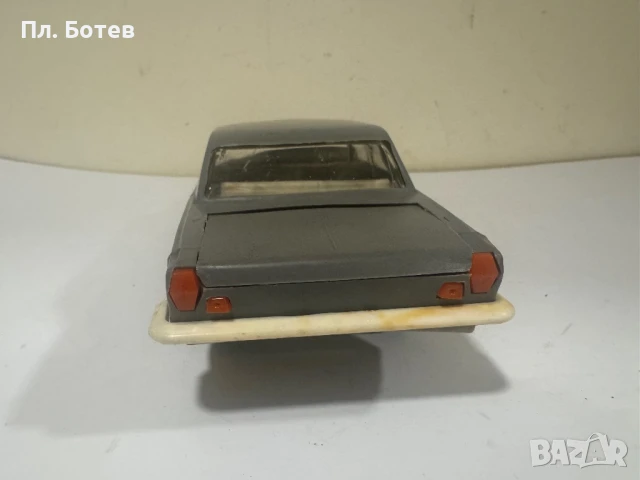 Стара пластмасова количка Волга, снимка 8 - Антикварни и старинни предмети - 51406138